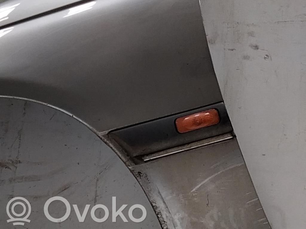 Opel Omega B1 Błotnik przedni 