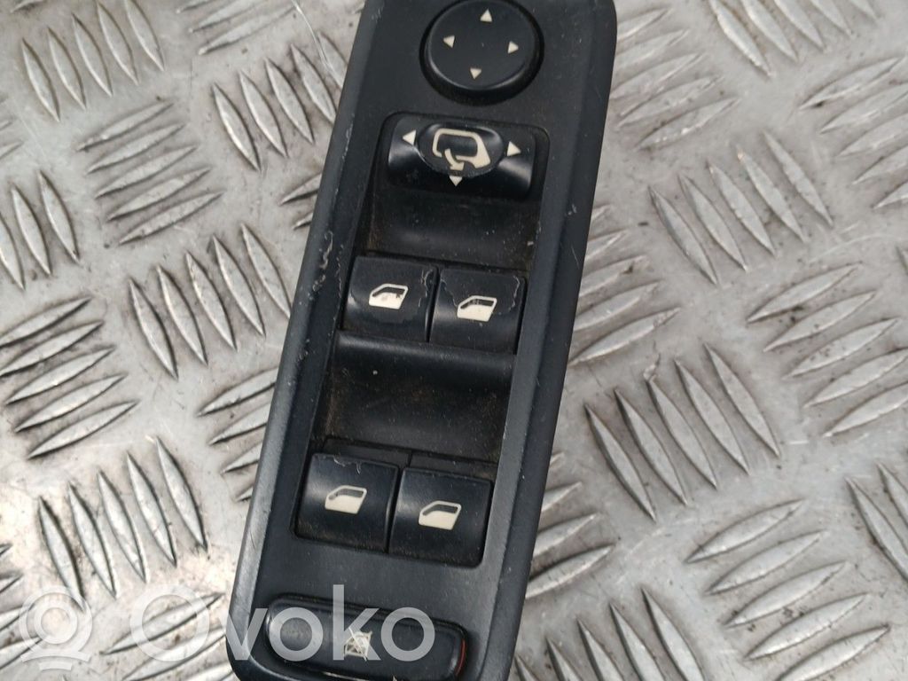 Peugeot 807 Electric window control switch 
