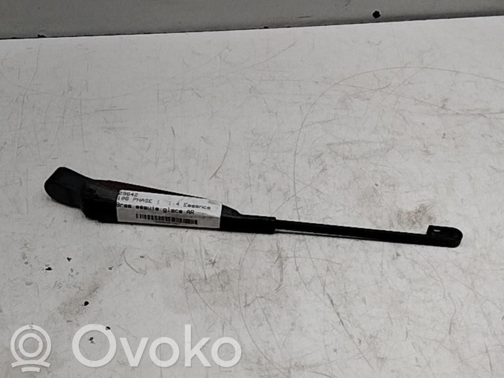 Peugeot 106 Ramię wycieraczki szyby tylnej 