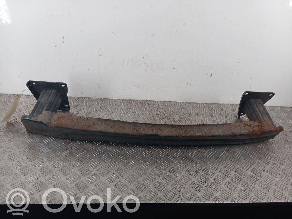 Aizmugurē bampera balka   8X0807309