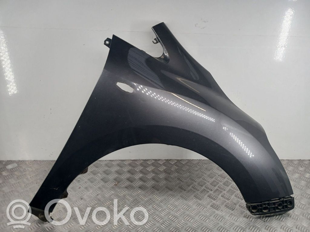 Toyota Verso Sparnas 