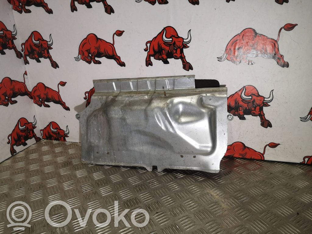Volvo S90, V90 Kita variklio skyriaus detalė 