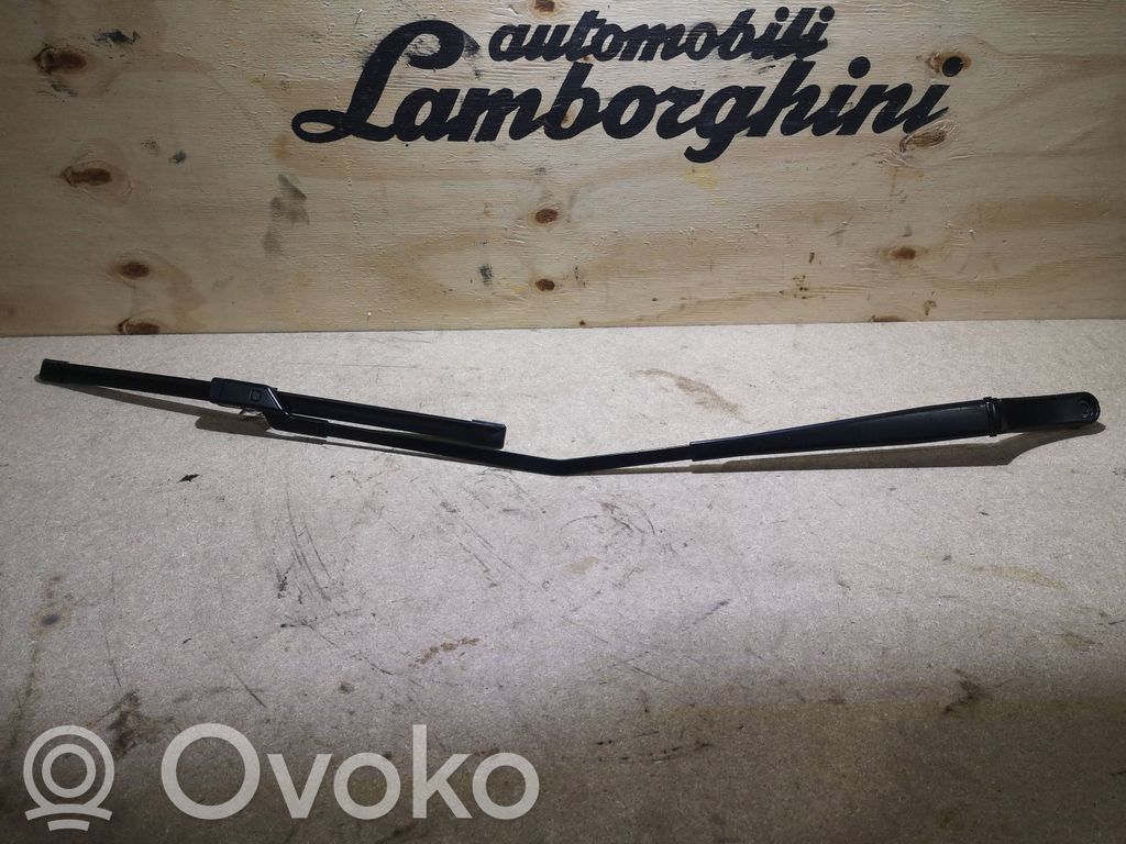 Cupra Formentor Front wiper blade arm 