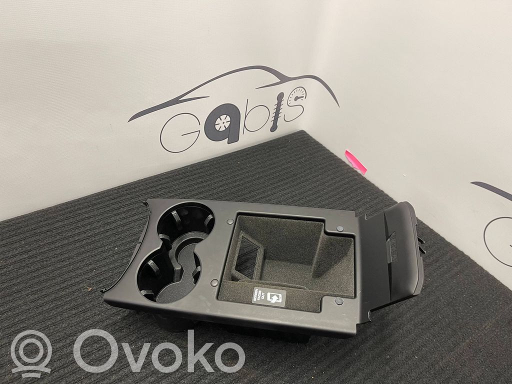 Porsche Macan (95B) Armrest 
