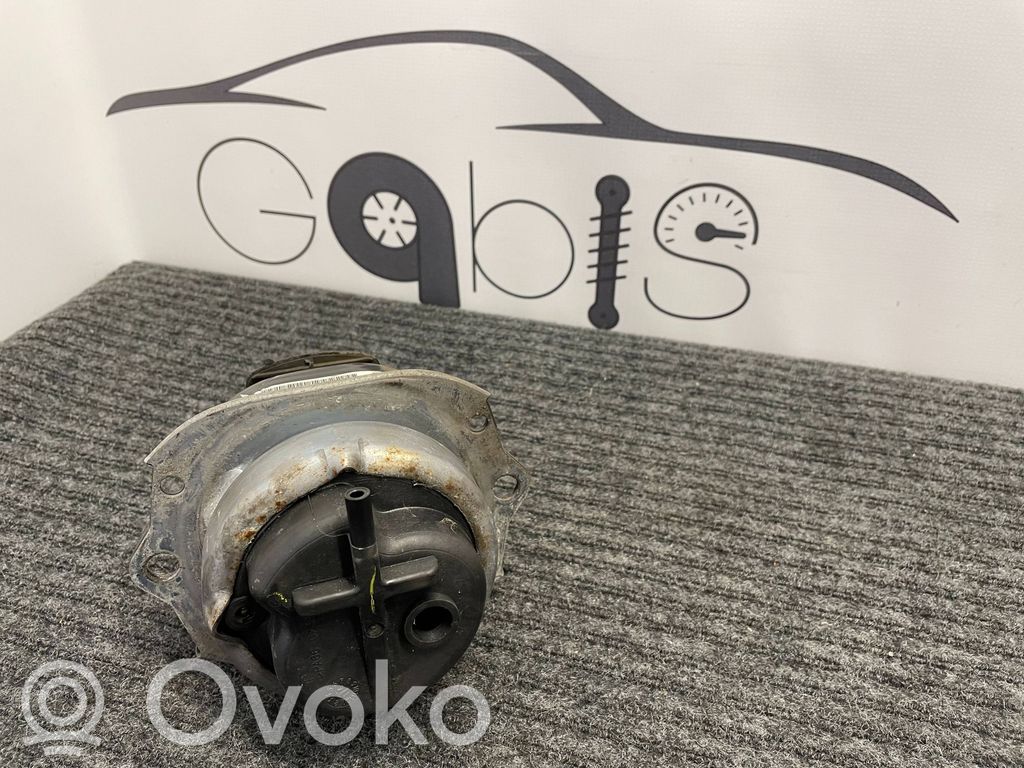 Engine mount bracket   P679541701,35420,16004212