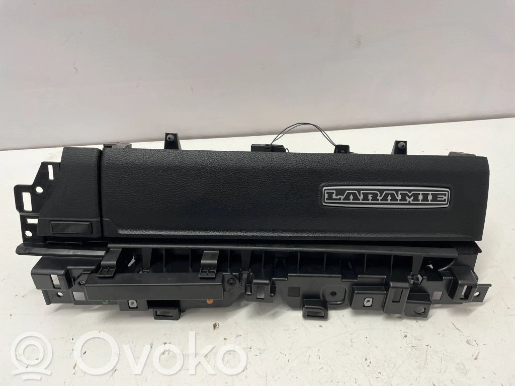 Guantera   5YE141X9AH,2626637TX7