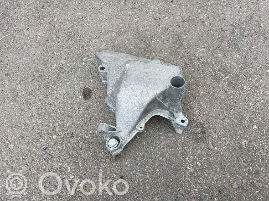 Volkswagen Up Engine mounting bracket 