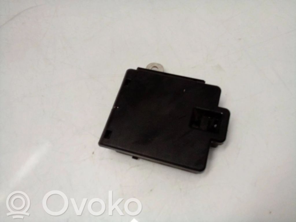 Porsche Cayenne (9Y0 9Y3) Current control relay 