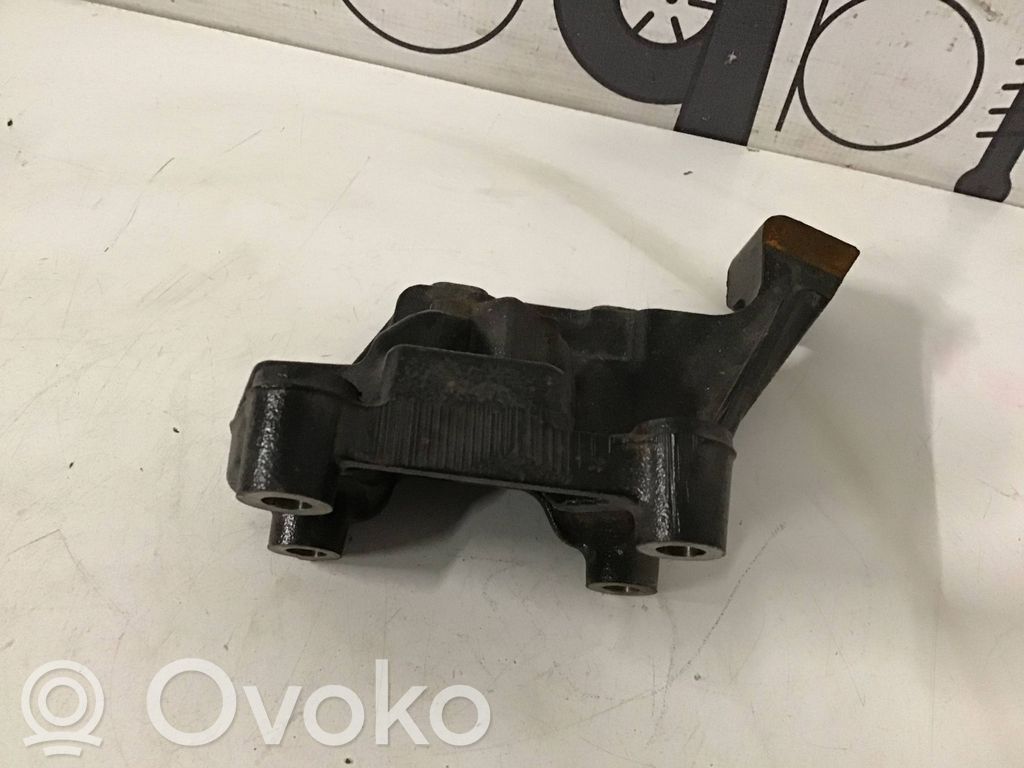 Audi Q3 F3 EGR dzesētāja stiprinājums 