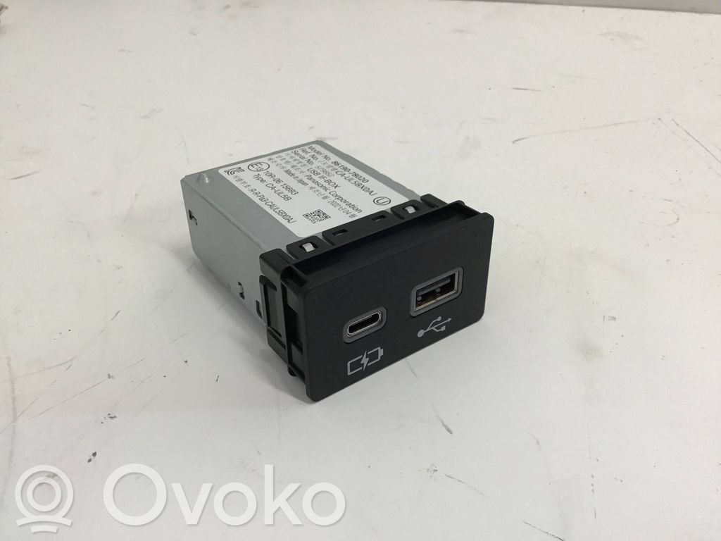 Enchufe conector USB   8619078020