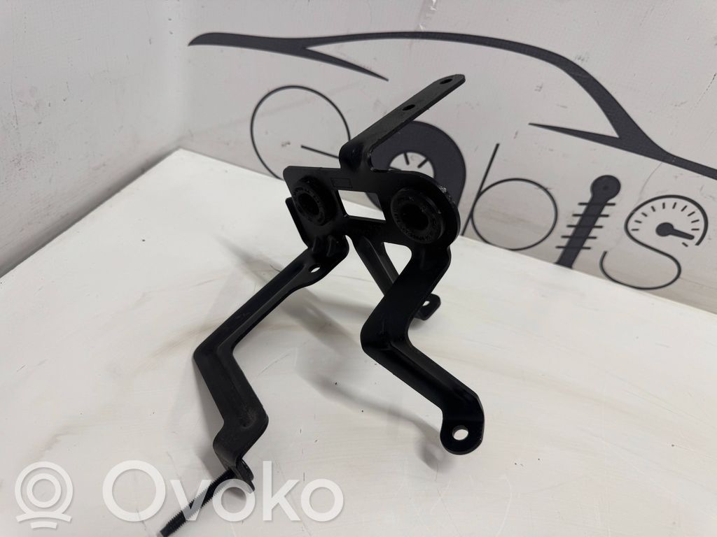 Ford Explorer VI Bracket in trunk/boot 