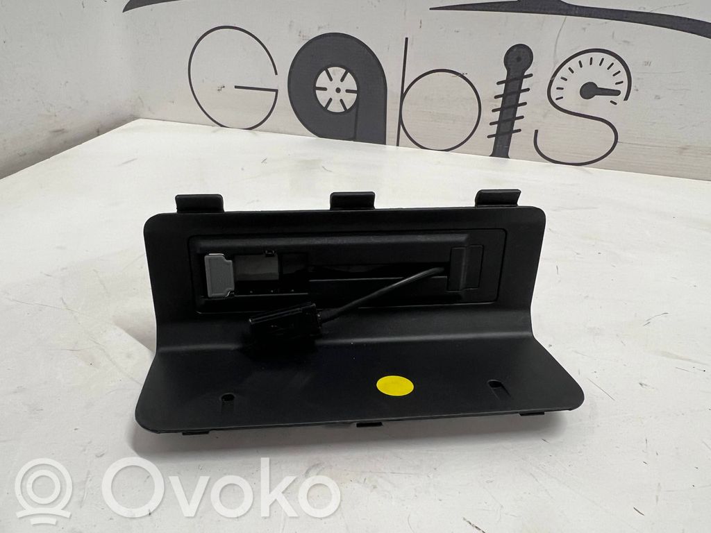 Honda CR-V USB socket connector 