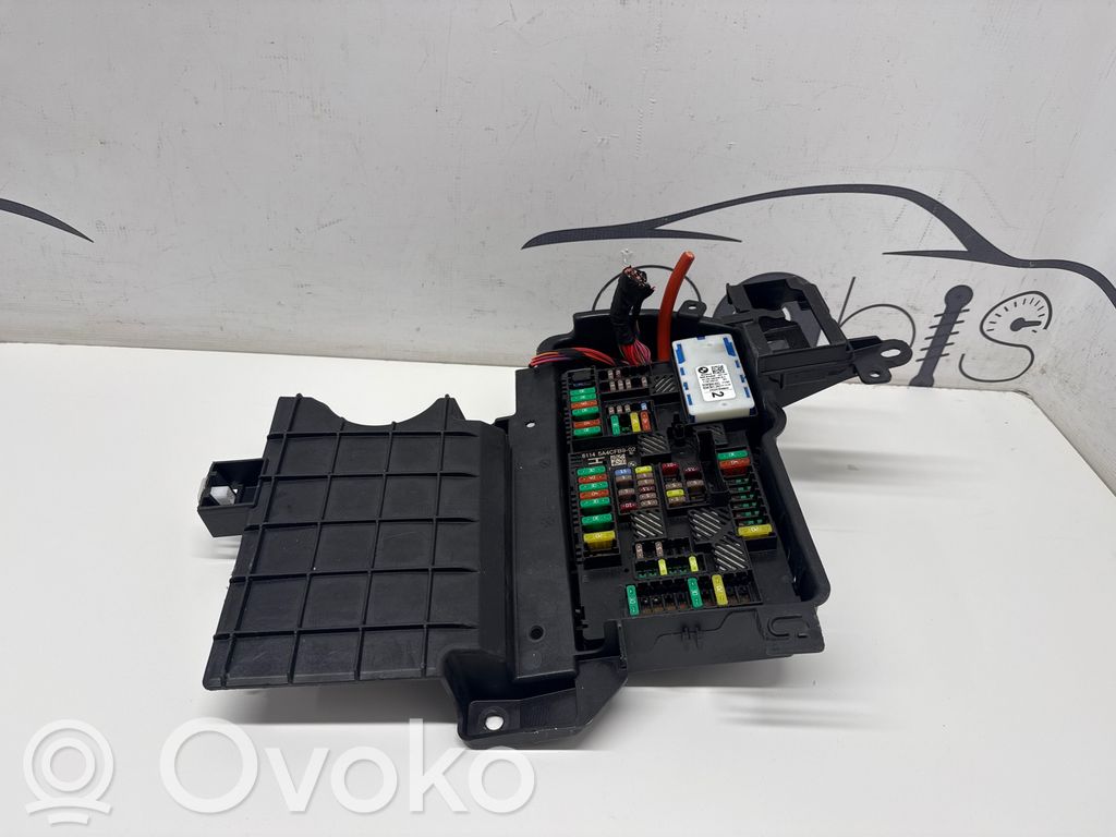 BMW i4 Saugiklių dėžė (komplektas) 