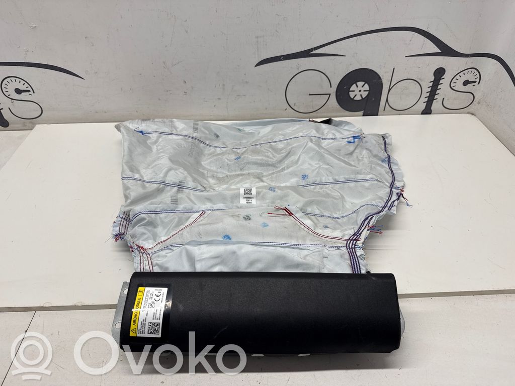 Volvo C40 Knee airbag 