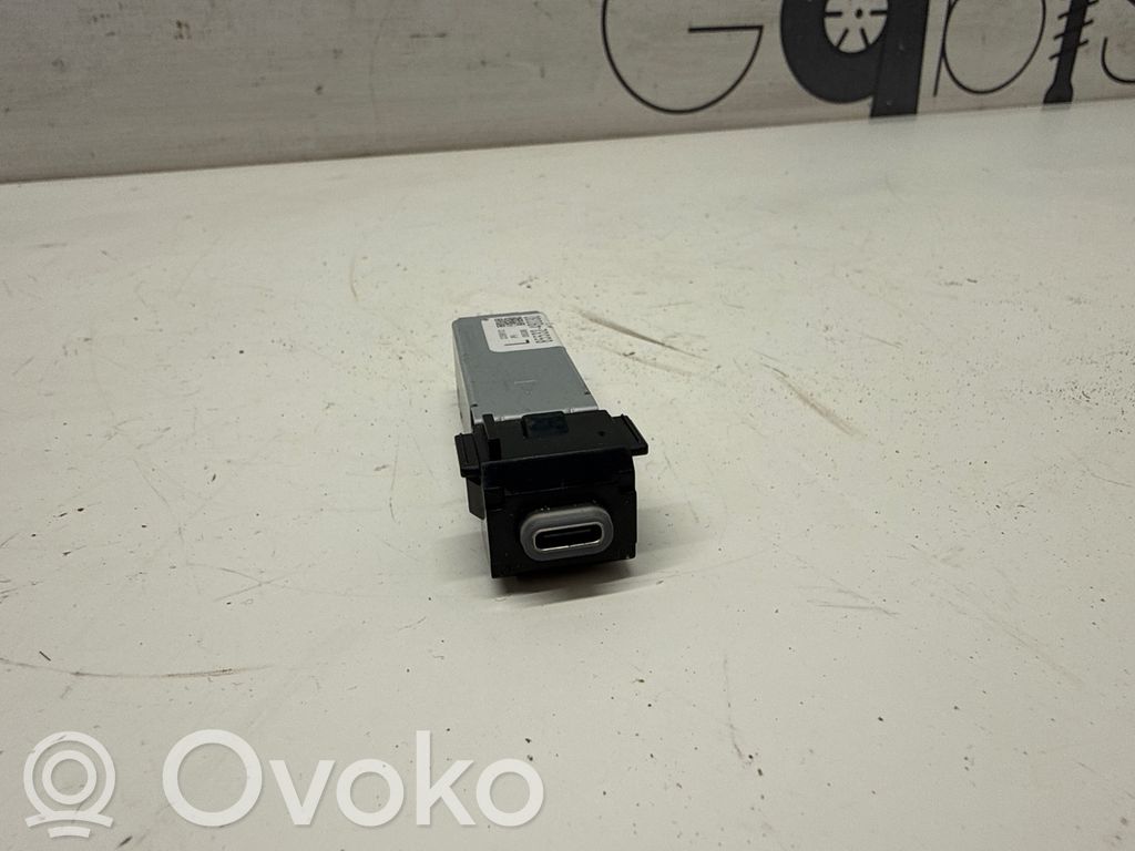 Toyota C-HR II USB jungtis 