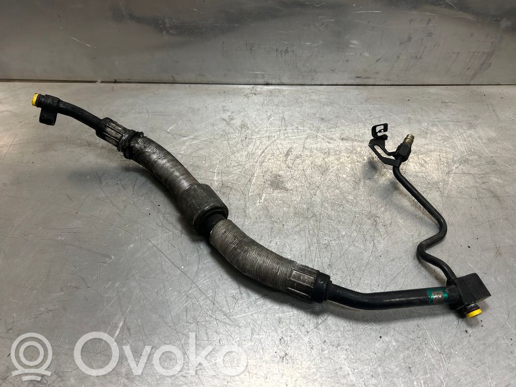 Ilmastointilaitteen putki (A/C)   6905644