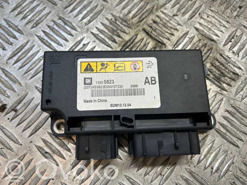 Opel Astra J Airbag control unit/module 