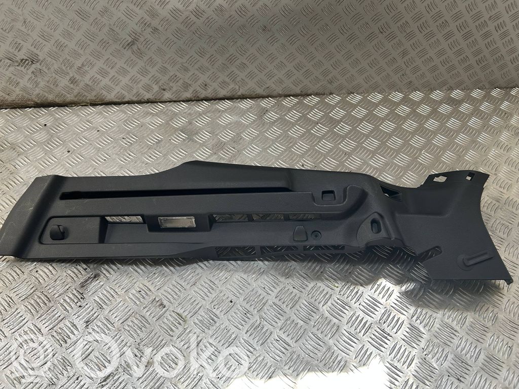 Ford Focus Boczek / Tapicerka / bagażnika 