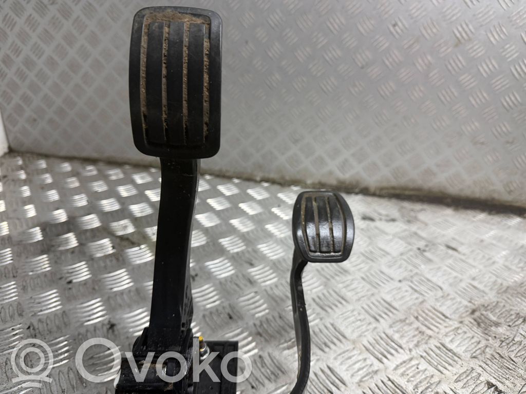 Pedalų komplektas