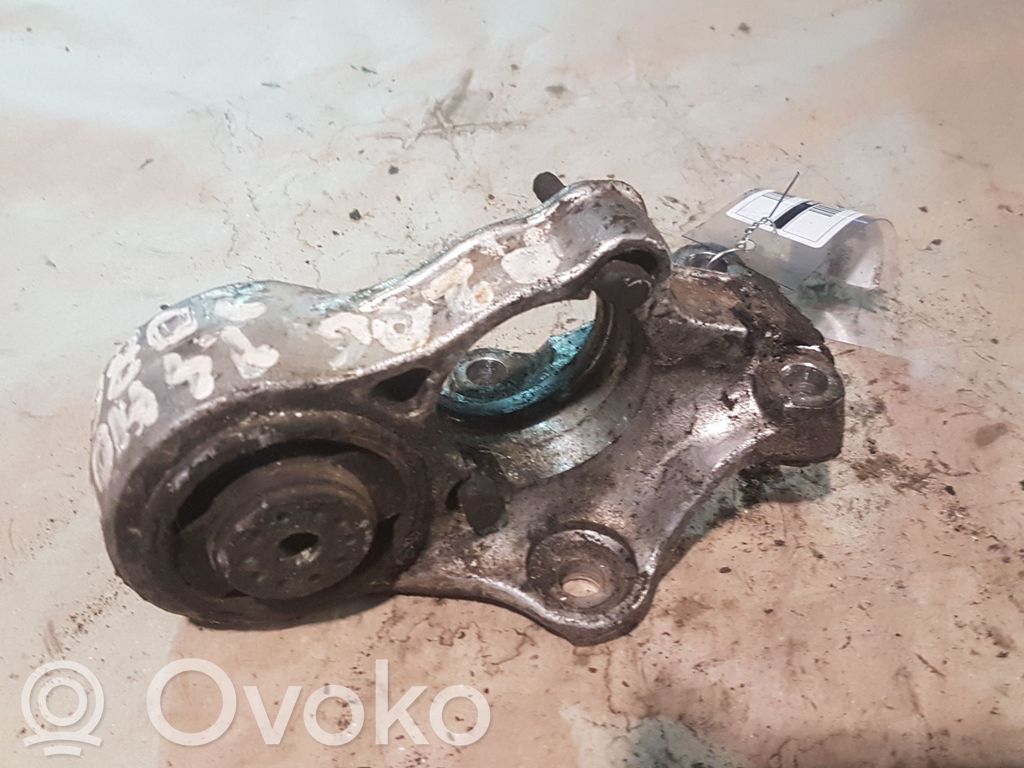 Peugeot 206 Engine mount bracket 