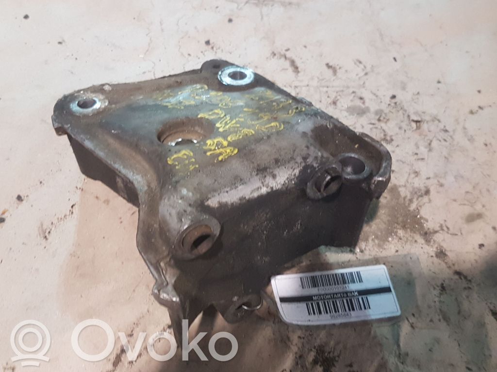 Engine mount bracket   184681,96285843