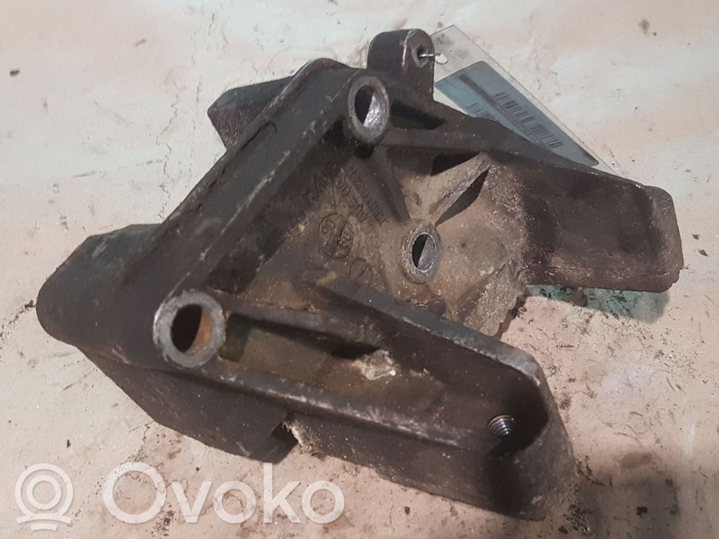 Renault Master II Engine mount bracket 