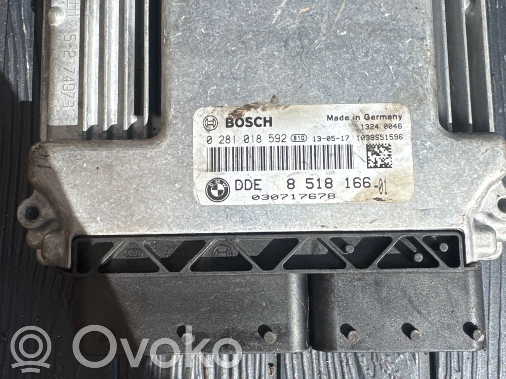BMW 3 E90 E91 Moottorin ohjainlaite/moduuli 
