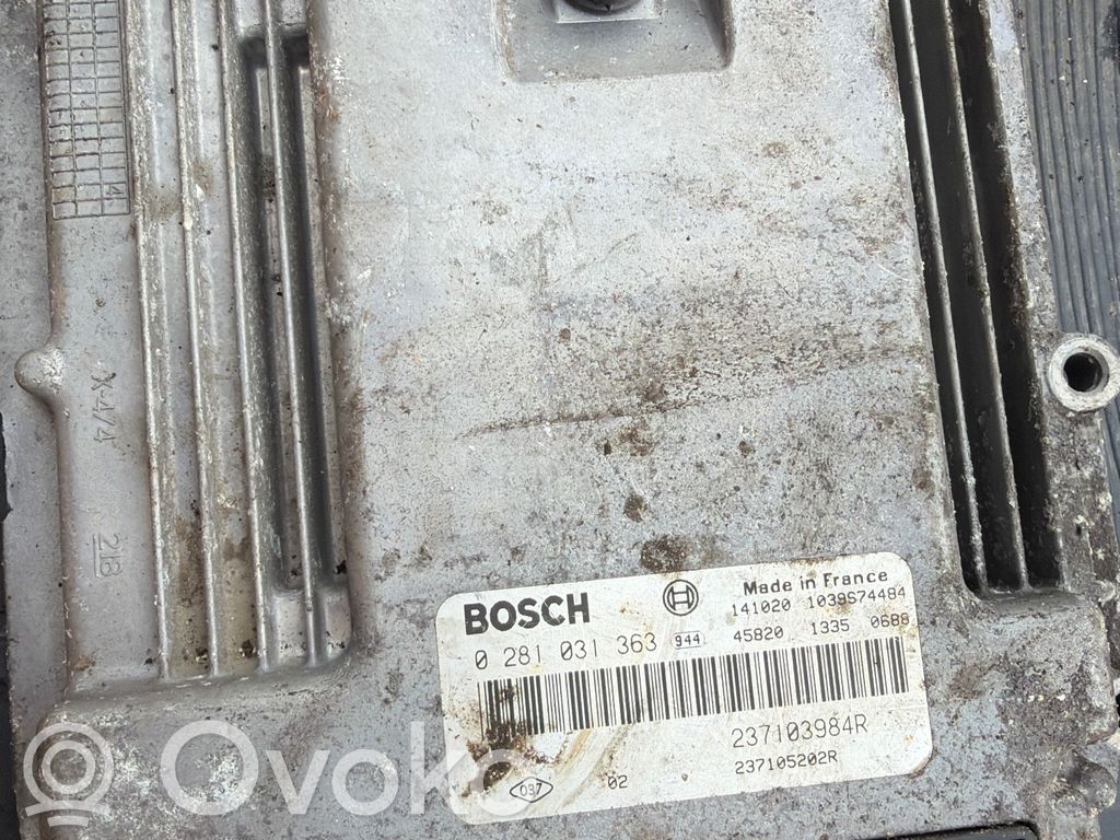 Renault Trafic II (X83) Engine control unit/module 