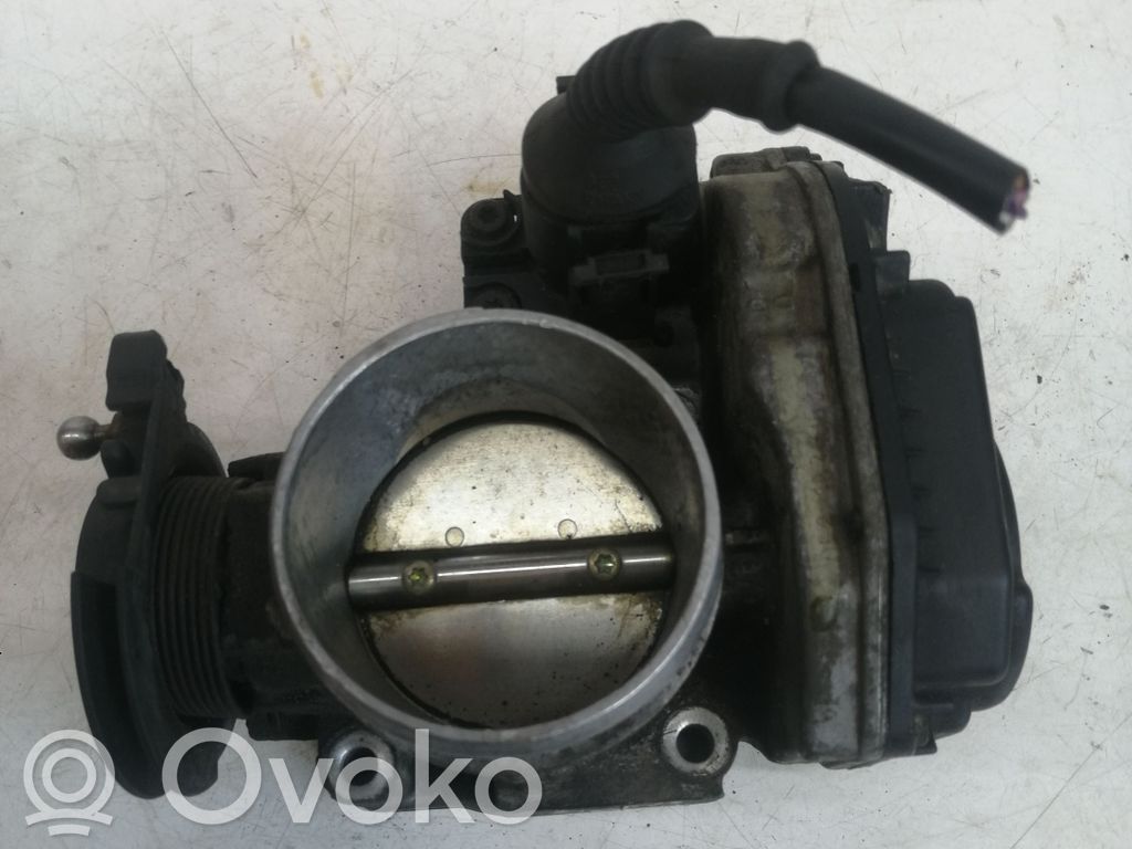 Audi A4 S4 B5 8D Дроссельная заслонка 