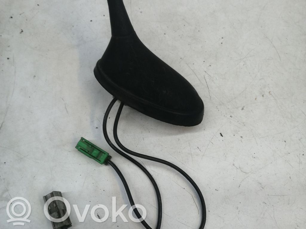 Peugeot 607 GPS-pystyantenni 