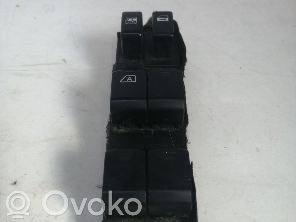 Electric window control switch   157525