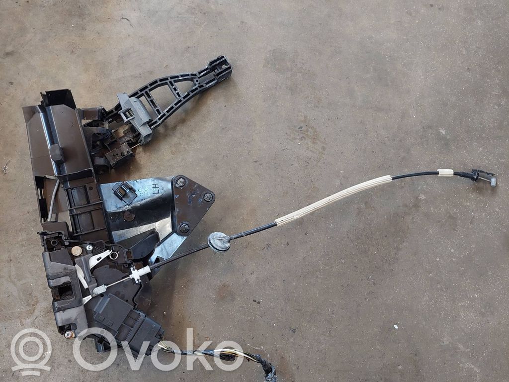 Ford Focus Priekšpusē slēdzene 