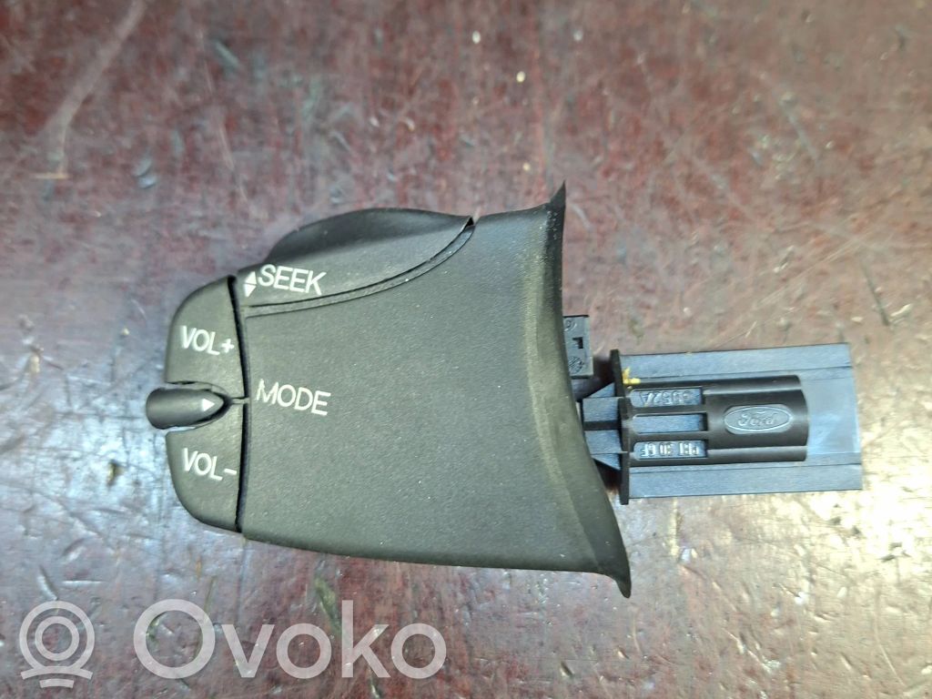 Ford Fiesta Multifunctional control switch/knob 