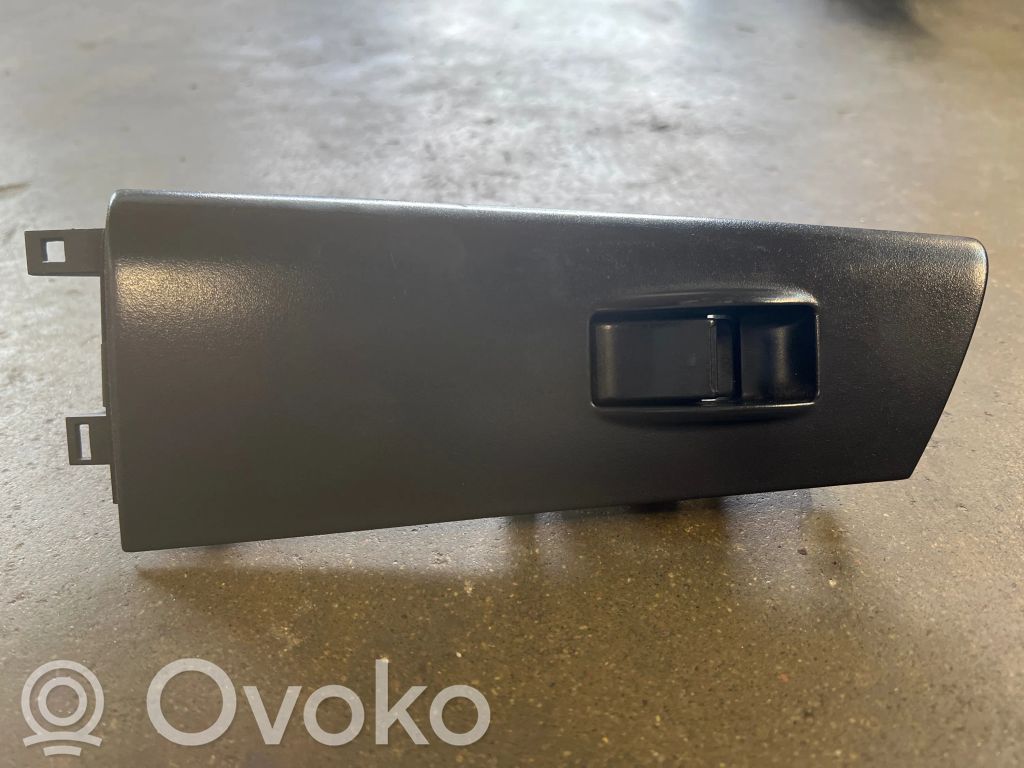 Toyota Corolla E120 E130 Electric window control switch 