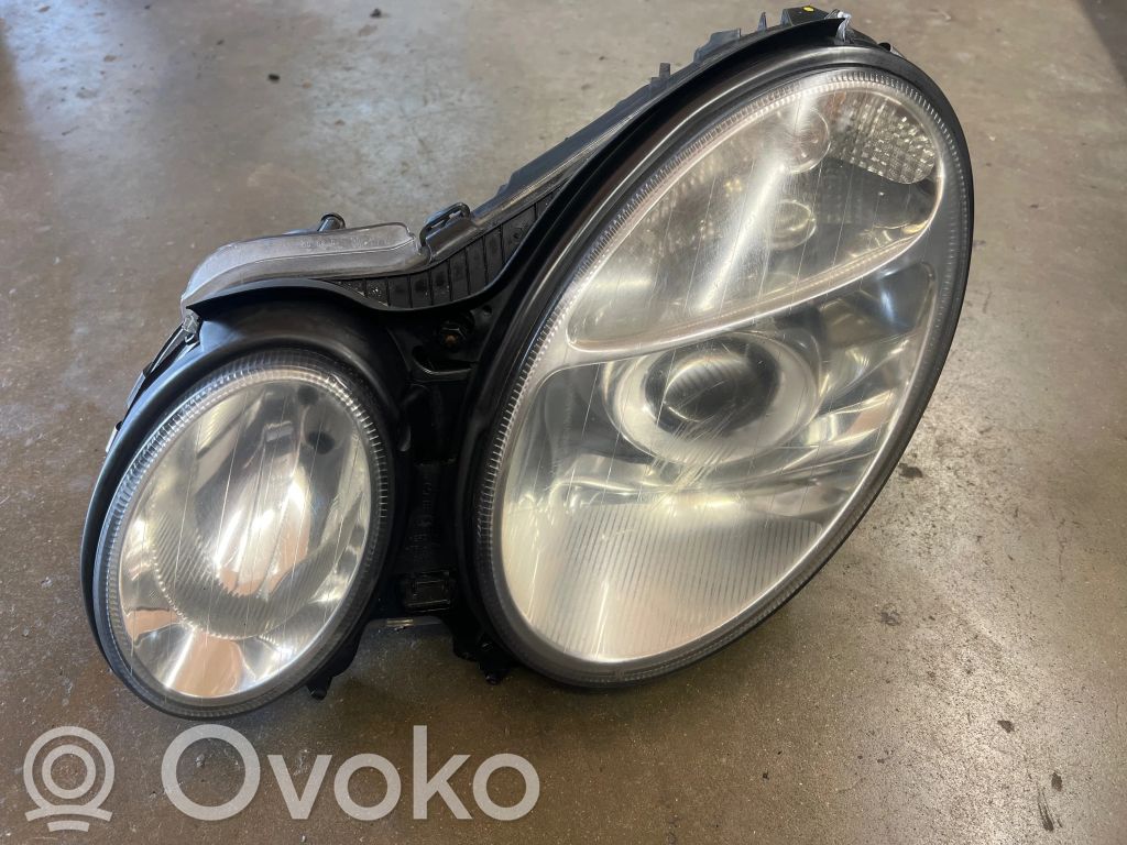 Mercedes-Benz E W211 Lampa przednia 