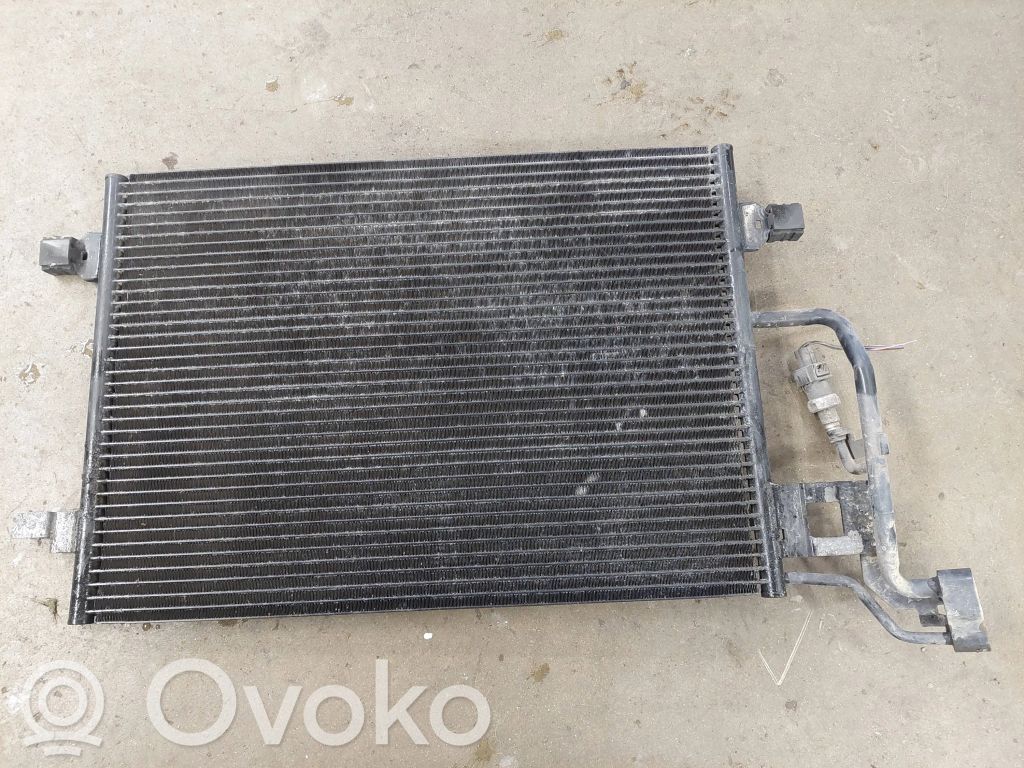 Volkswagen PASSAT B5.5 Skraplacz / Chłodnica klimatyzacji 