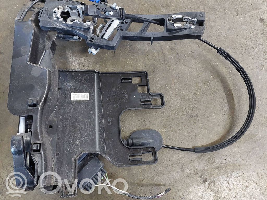 Ford Fiesta Priekšpusē slēdzene 