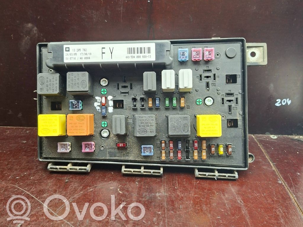 Opel Astra H Módulo de fusible 