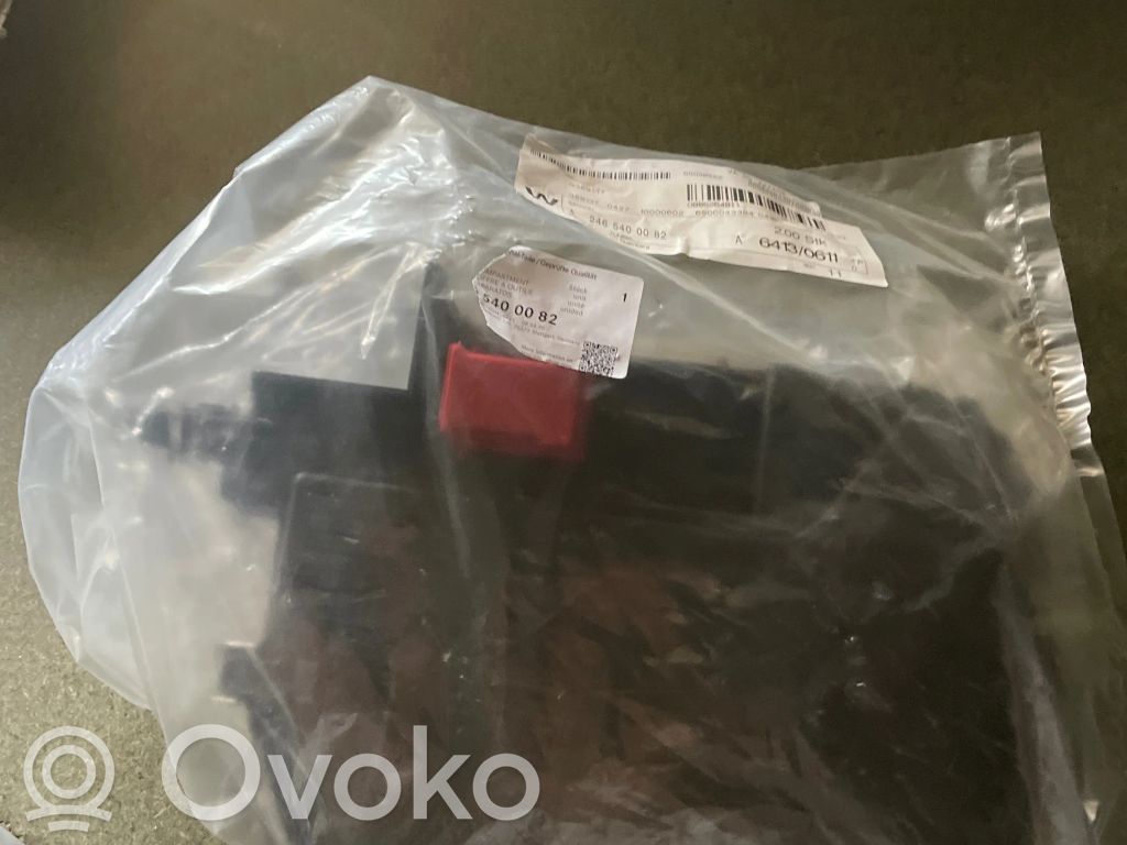Mercedes-Benz CLA C117 X117 W117 Pokrywa skrzynki akumulatora 