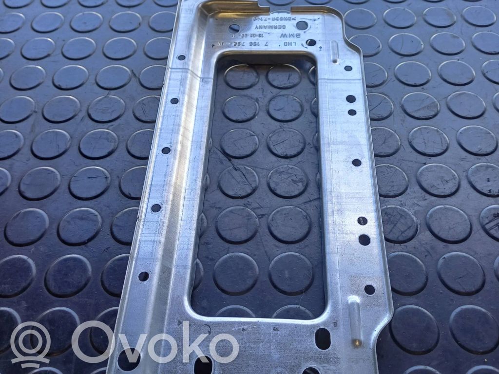 Bracket in trunk/boot   715679204,5304Z140,130206