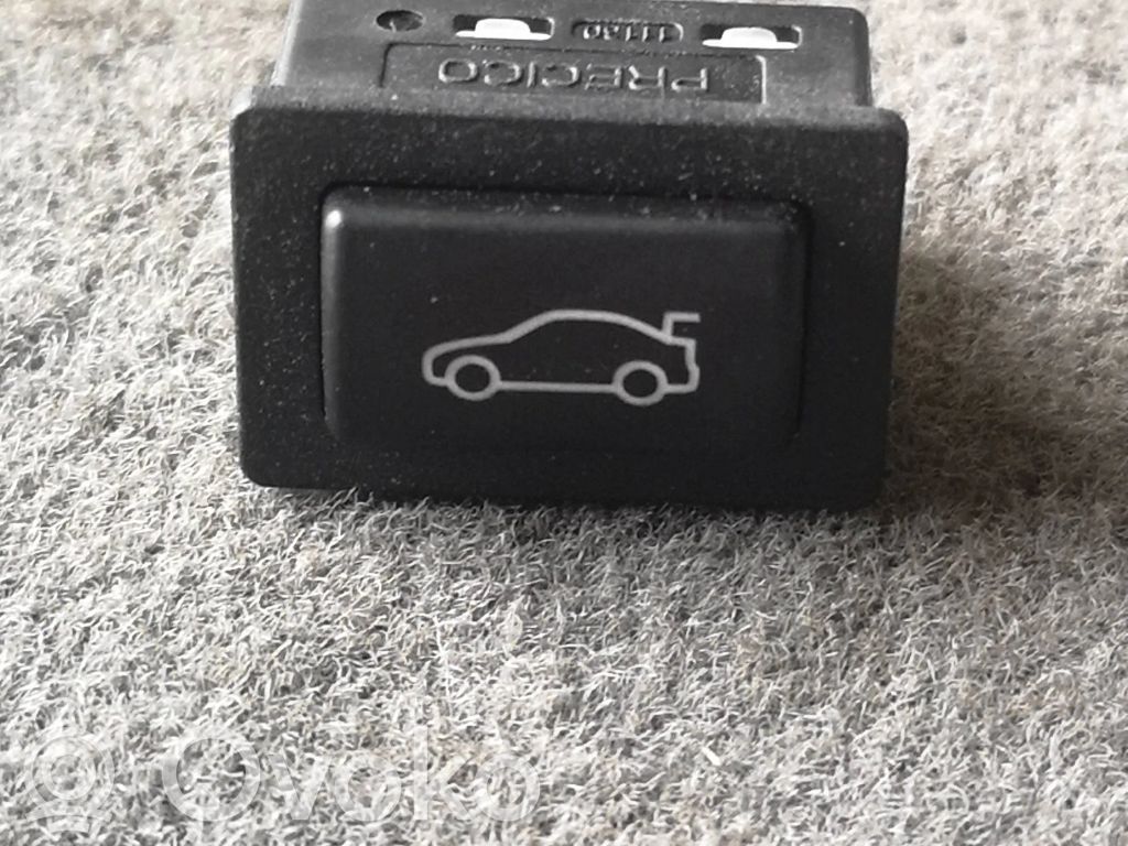 BMW 5 G30 G31 G38 Tailgate opening switch 