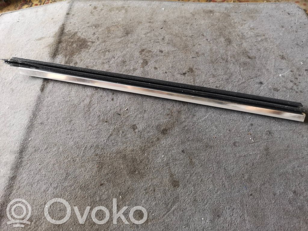 BMW 7 F01 F02 F03 F04 Rear glass trim 