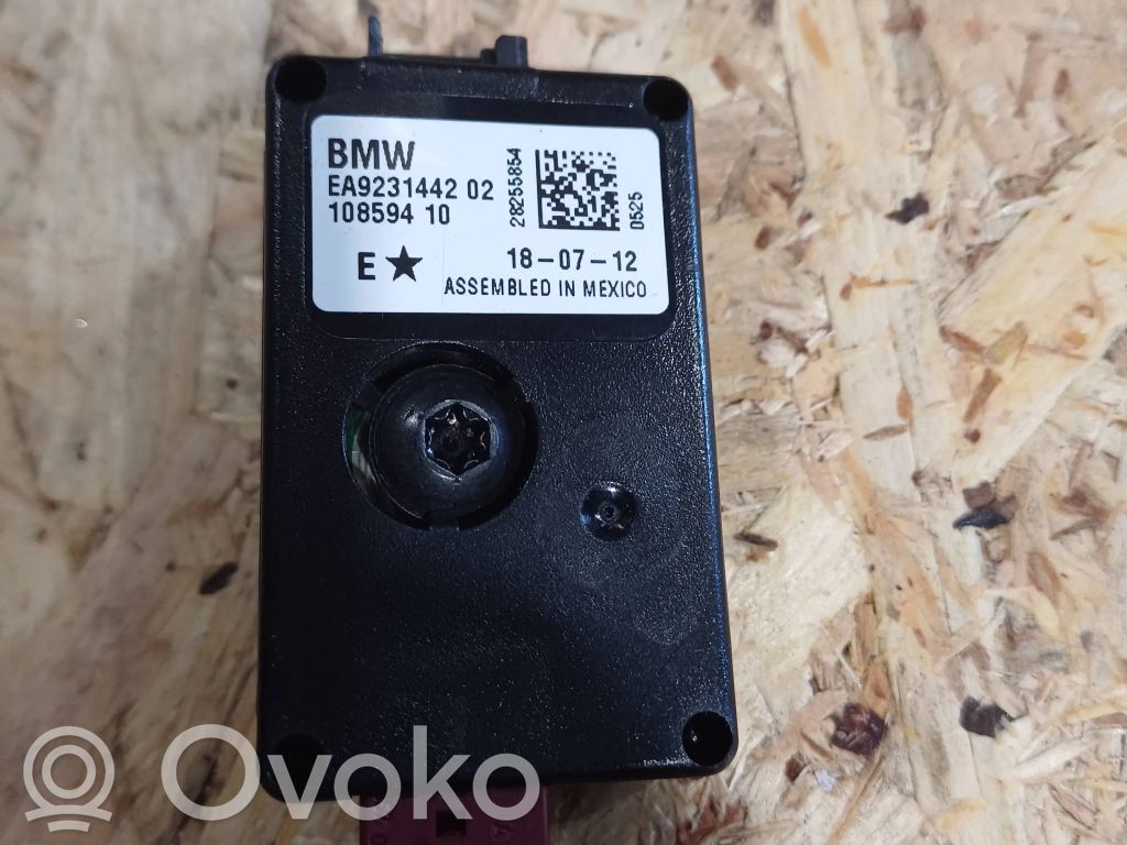BMW 3 F30 F35 F31 Antenos stiprintuvas 