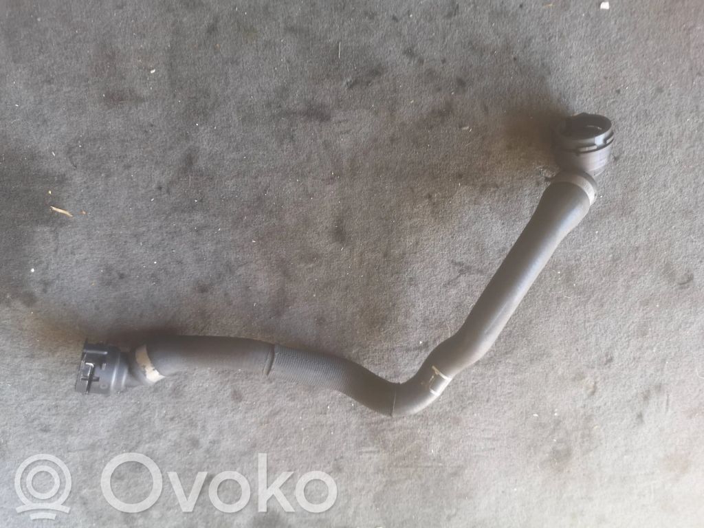 BMW 5 F10 F11 Conductă/furtun lichid de răcire motor 