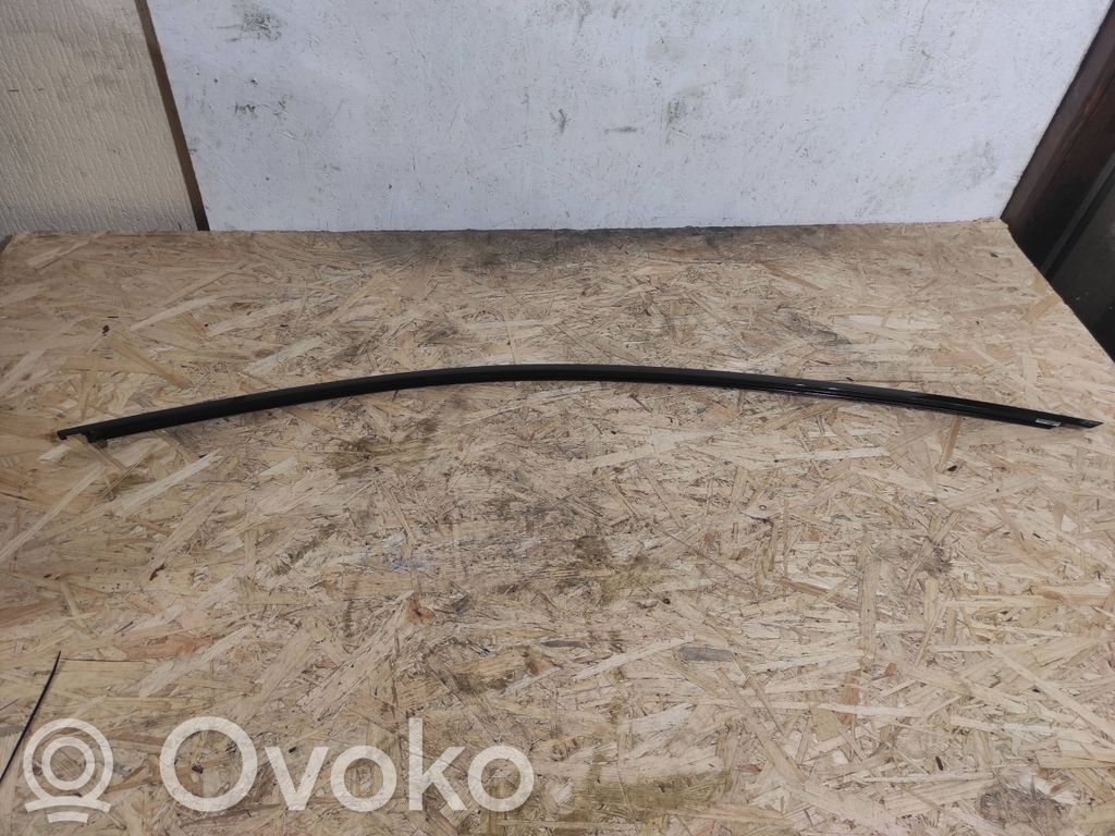BMW 7 F01 F02 F03 F04 Ramka szyby drzwi przednich 