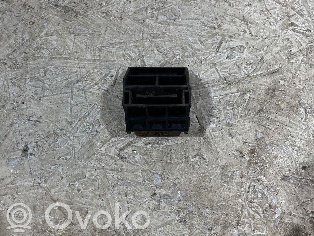 Radiator mount bracket   7542517,10808612
