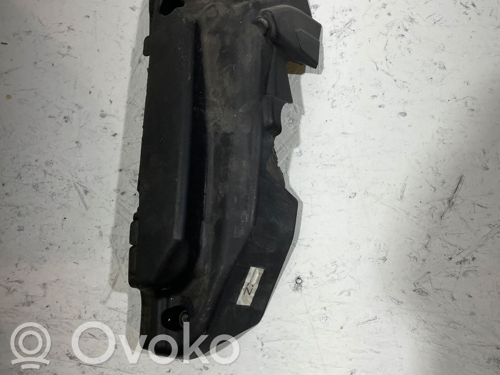 BMW 5 E60 E61 Variklio dangtis (apdaila) 
