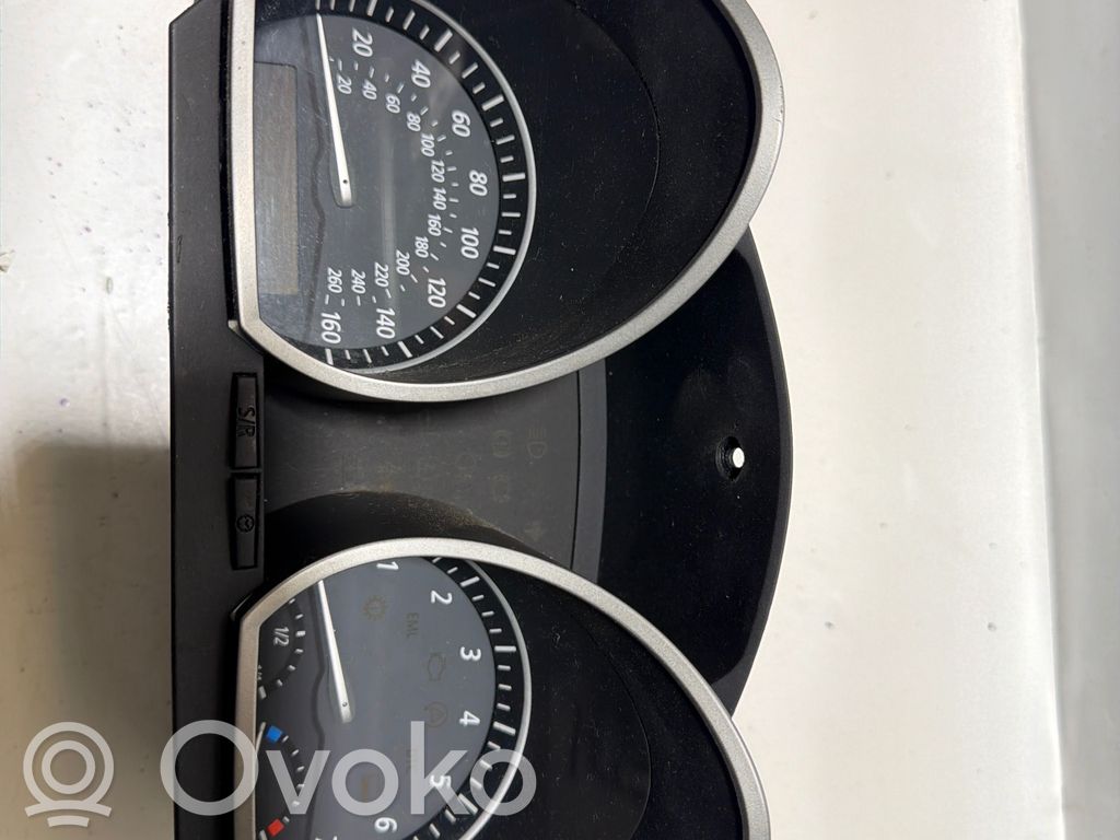 Speedometer (instrument cluster)   102425026,25811510,6957544
