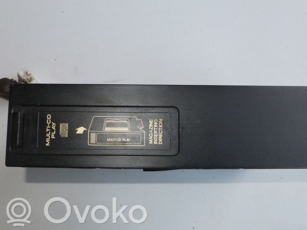 Toyota Land Cruiser (J100) Zmieniarka płyt CD/DVD 