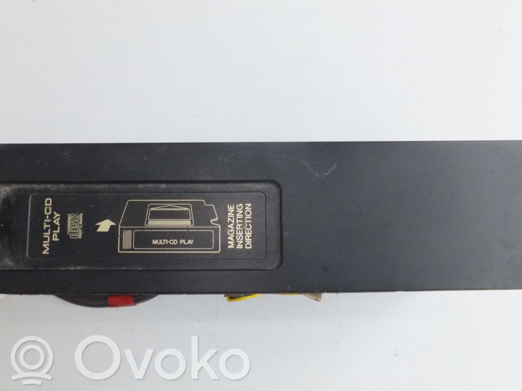 Toyota Land Cruiser (J100) Zmieniarka płyt CD/DVD 